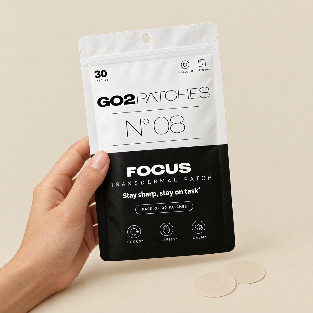 Hand holding the GO2PATCHES N° 03 Focus pouch