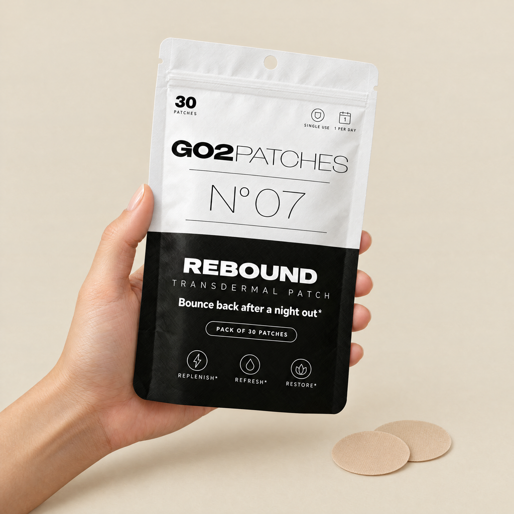 Hand holding the GO2PATCHES N° 07 Rebound pouch